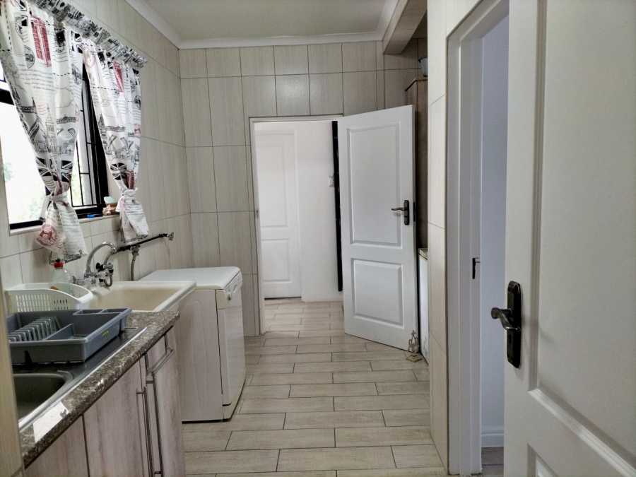 5 Bedroom Property for Sale in Fraaiuitsig Western Cape